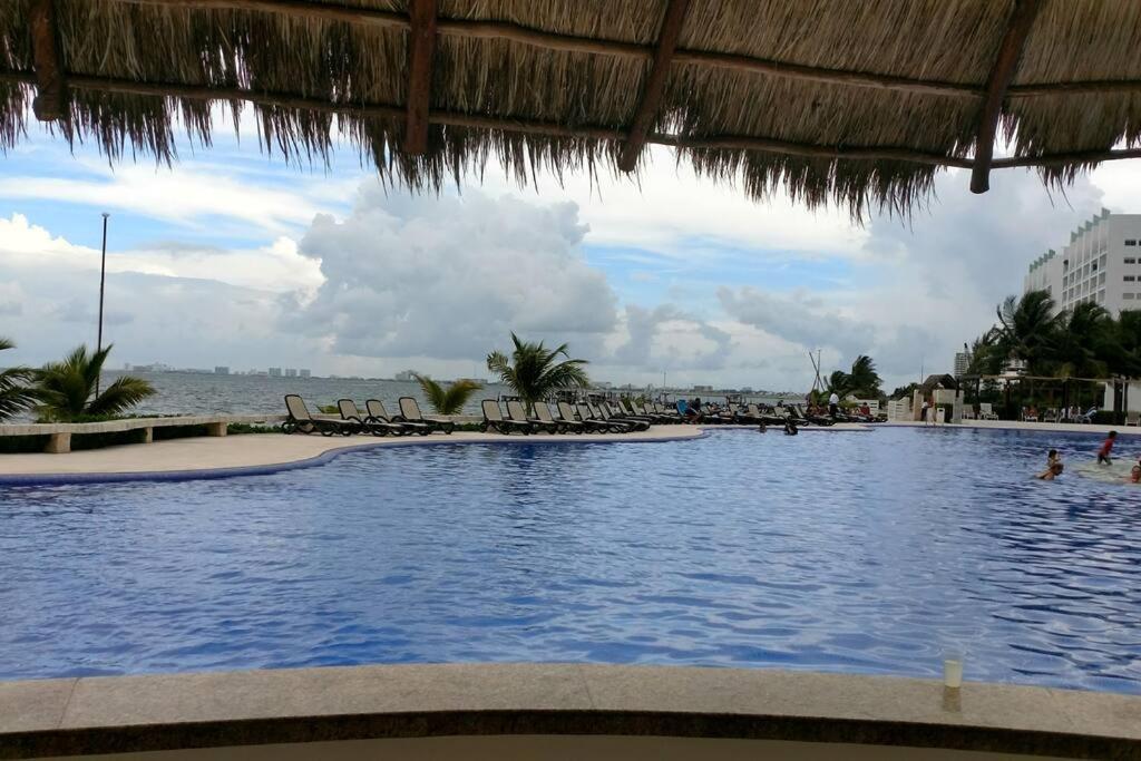 Hermoso Condo De 2 Habitaciones Frente Al Caribe Cancún Kültér fotó