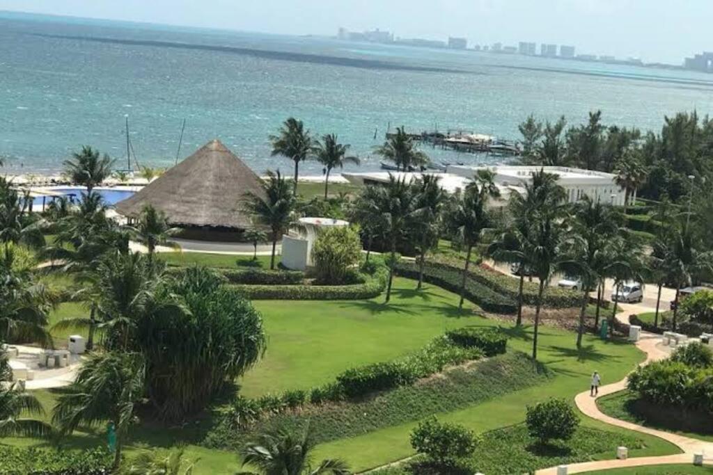 Hermoso Condo De 2 Habitaciones Frente Al Caribe Cancún Kültér fotó