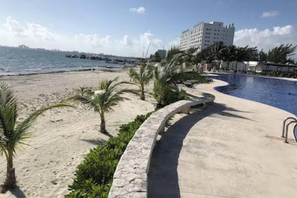 Hermoso Condo De 2 Habitaciones Frente Al Caribe Cancún Kültér fotó